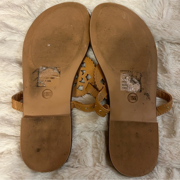 Torrid Medallion T-Strap Sandal - Picture 5 of 6